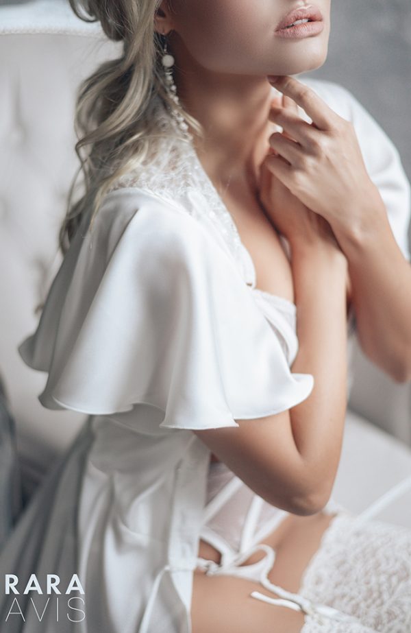 long lace bridal robe Kalmer by rara avis with short sleeves and belt, image 9