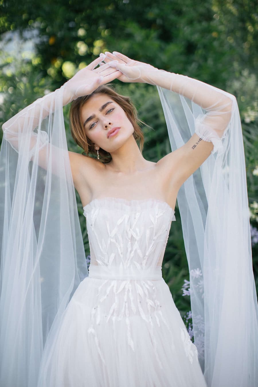 DIY Wedding Dress Alterations | Doing my own wedding dress fitting - YouTube