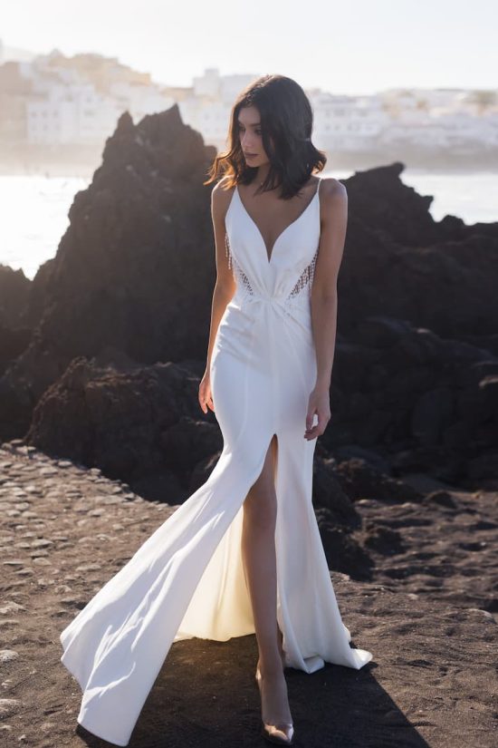 A Line V-Neck Tulle Beach Wedding Dresses with Lace N2361 –  Simibridaldresses