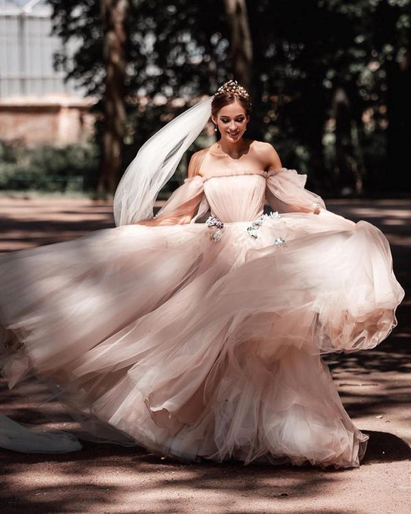 unique blush bridal gown Levi by Rara Avis with straight neckline, princess tulle skirt and off-shoulders sleeves, image 4