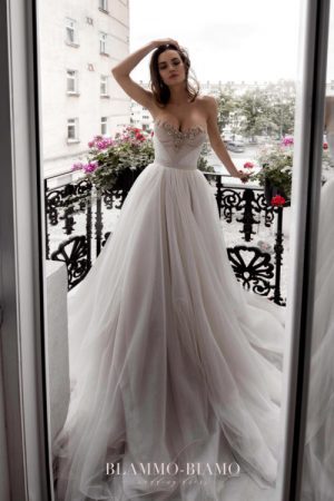 Sexy A-line wedding gown Nora by Blammo-Biamo with wing sleeves and bodice cups decorated with blush crystals, image 4