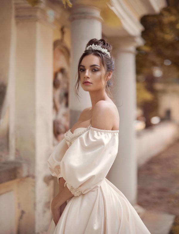 princess wedding dress Medea from blammo-biamo, simple and modern style bridal gown with off-shoulders sleeves, image 4