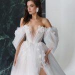 princess white wedding dress Melissa with a deep v-neckline and off-shoulders sleeves