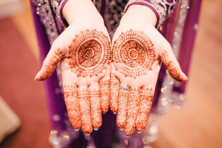 Tunisian wedding tradition: bridal hands with henna
