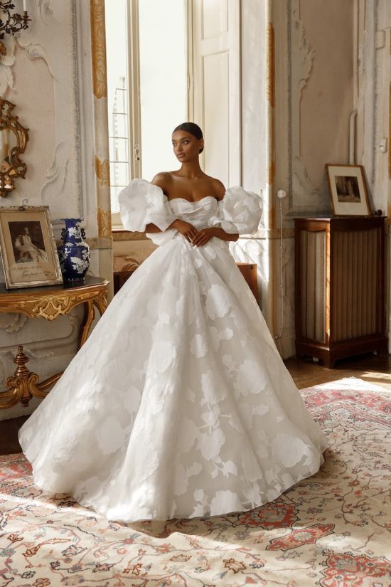 Princess silhouette Jolanda wedding dress by Oksana Mukha with detachable puff sleeves. 1