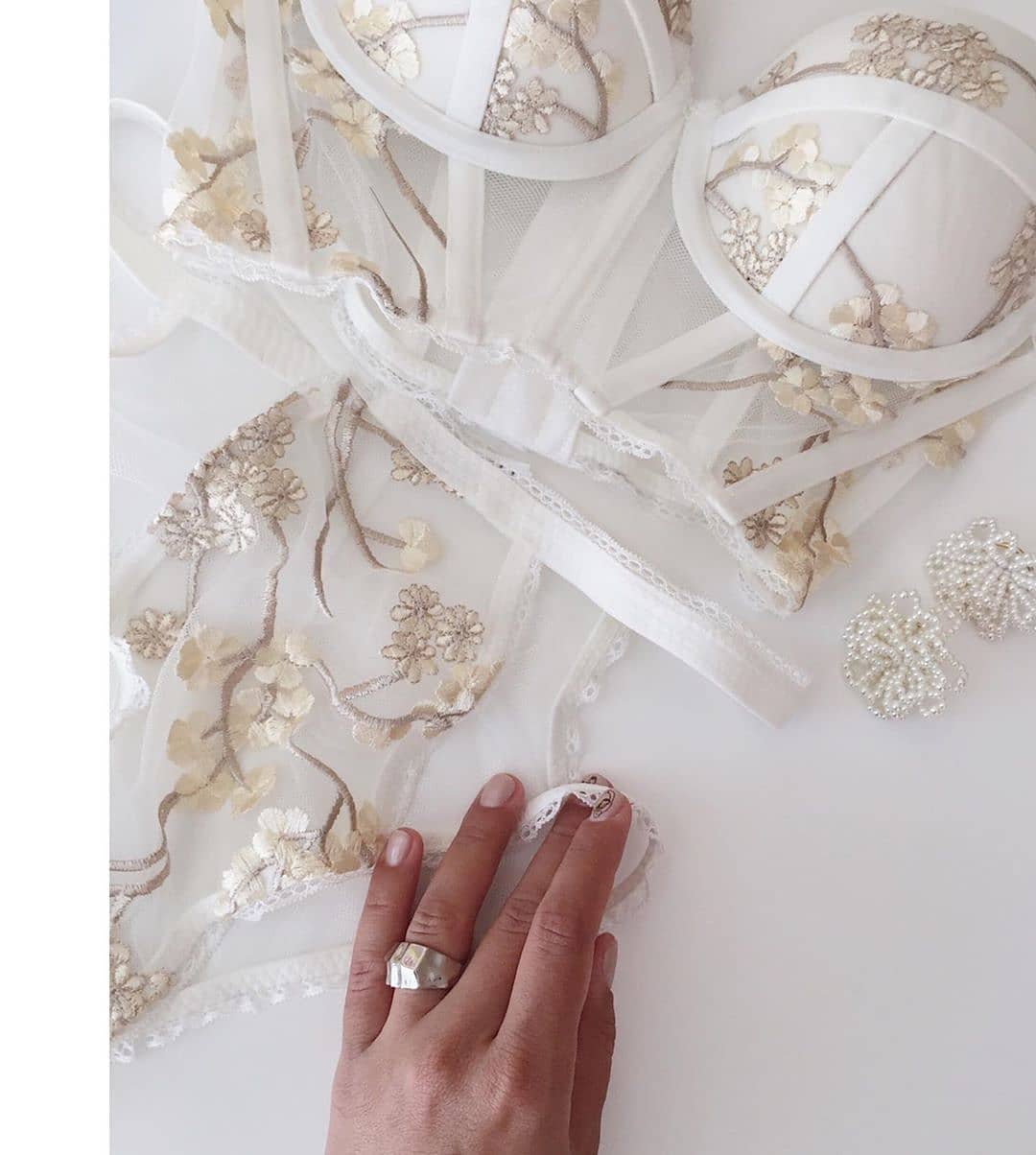 GLEIN GOLD LILIES Dell'Amore Bridal